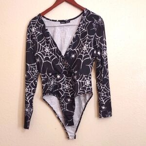 SLIGHTLY USED BODY SUIT SHEIN SPIDER WEB AND SPIDER LONG SLEEVE SIZE M US SIZE 6